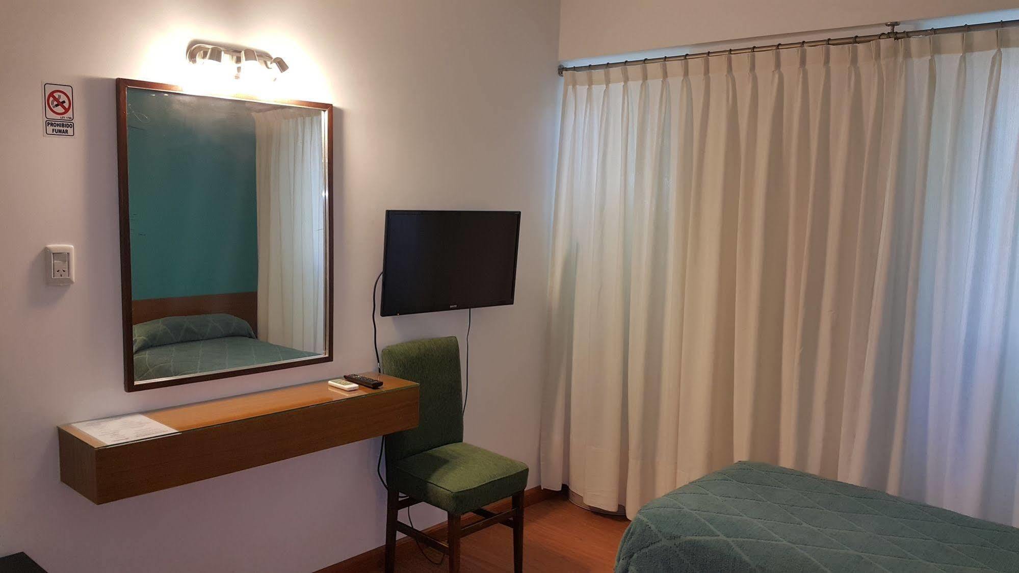 Hotel Avenida Buenos Aires Exteriör bild