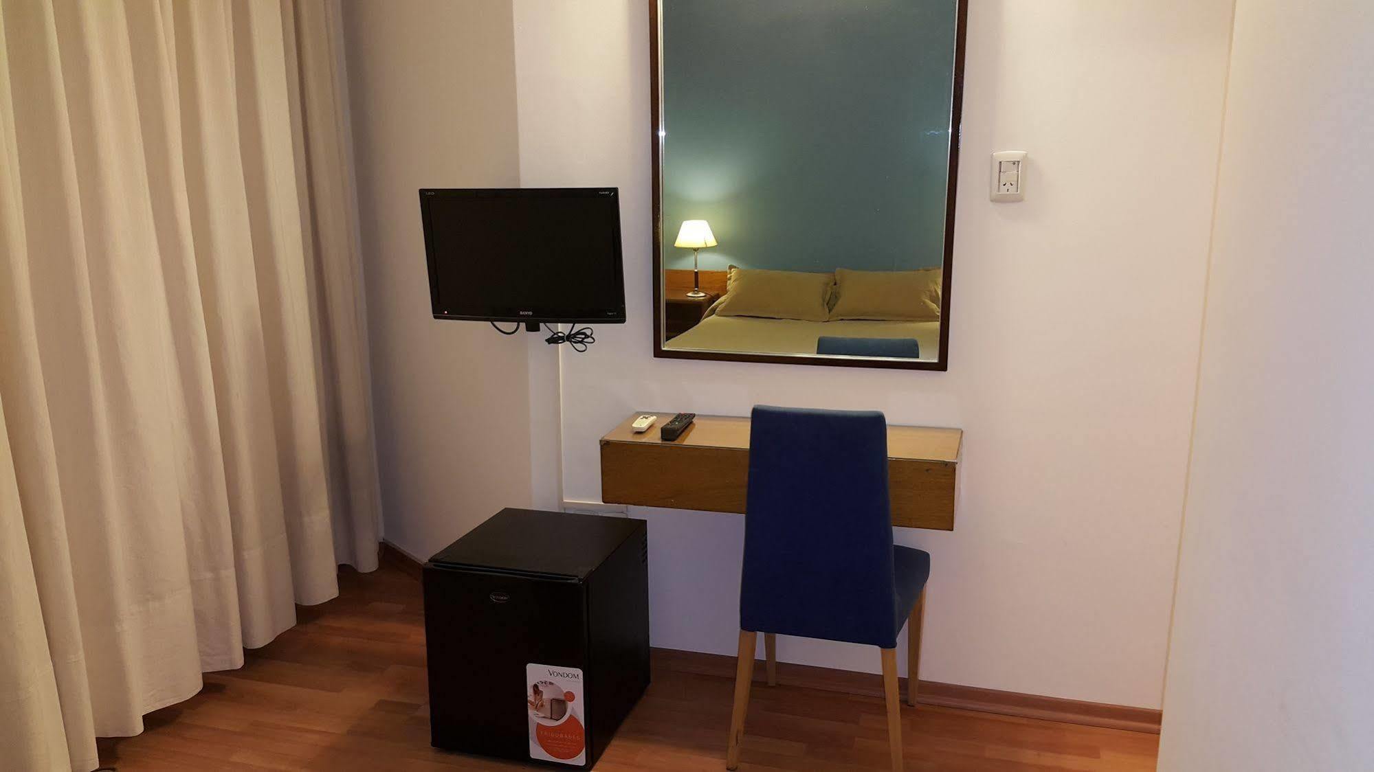 Hotel Avenida Buenos Aires Exteriör bild