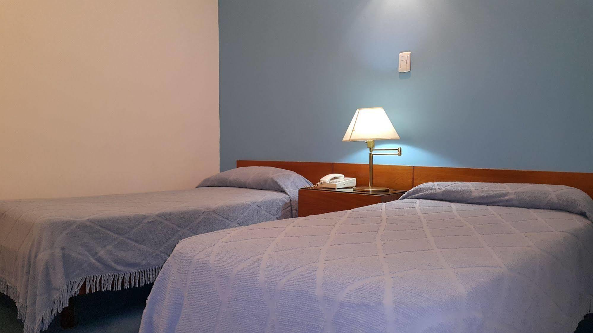 Hotel Avenida Buenos Aires Exteriör bild