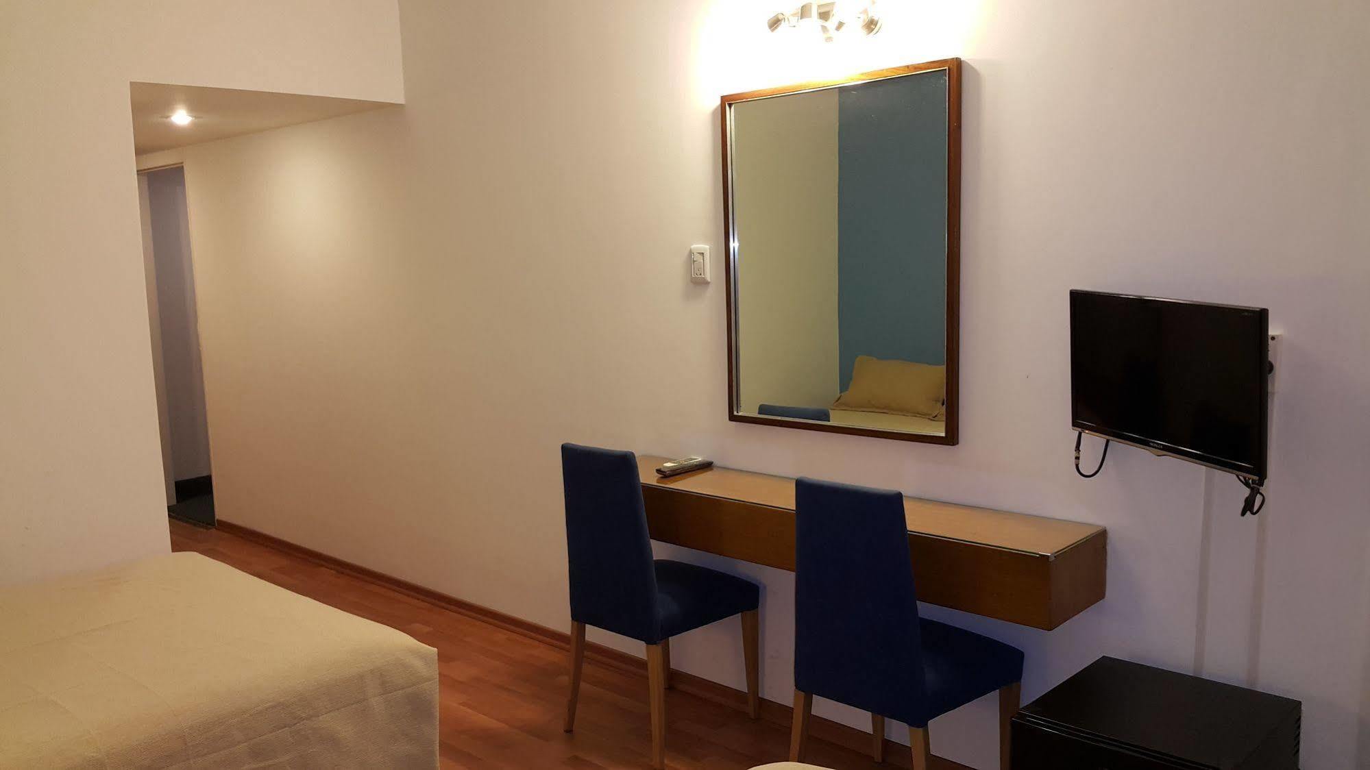 Hotel Avenida Buenos Aires Exteriör bild