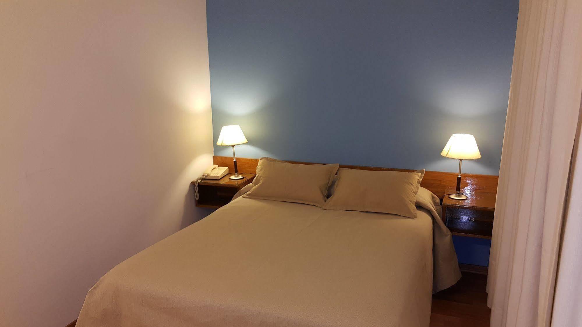 Hotel Avenida Buenos Aires Exteriör bild