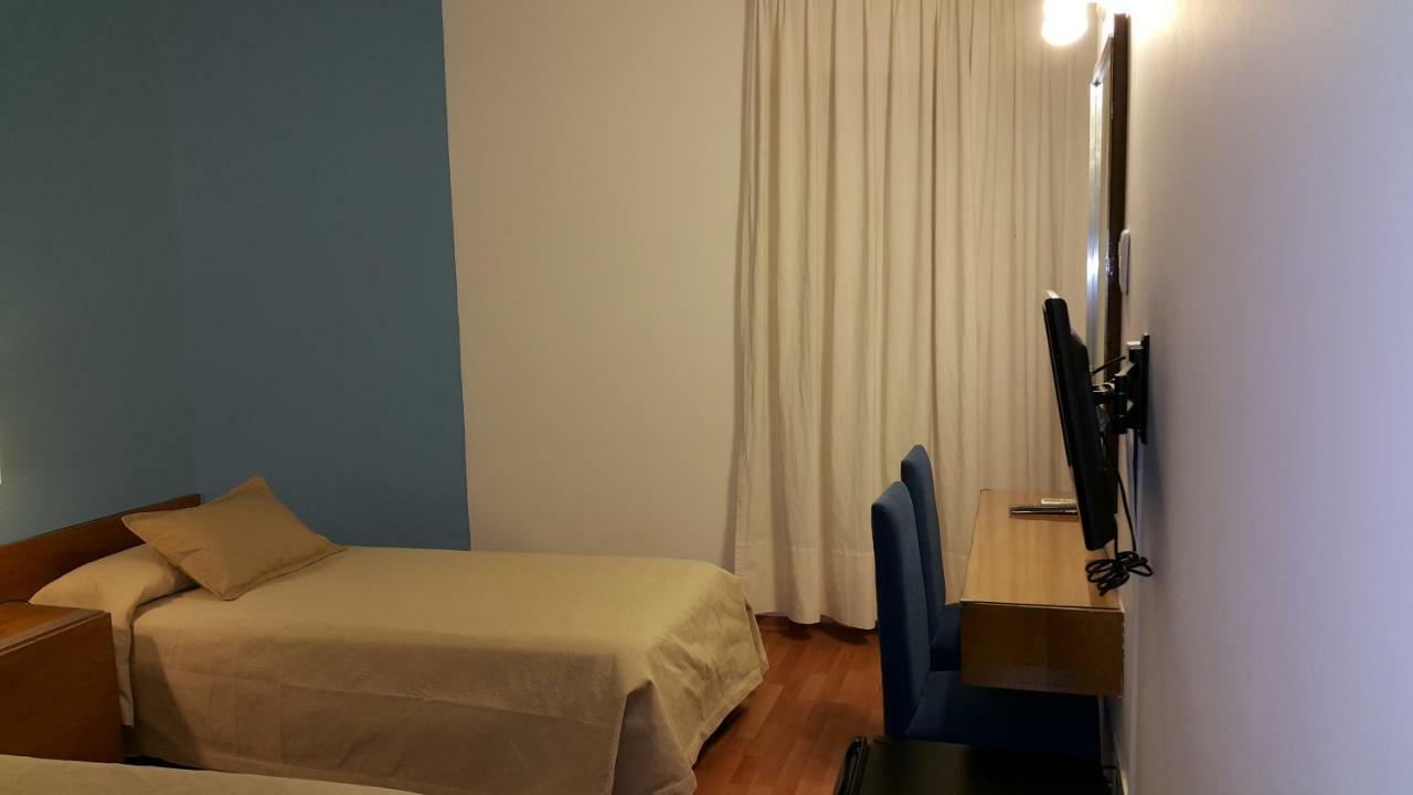 Hotel Avenida Buenos Aires Exteriör bild